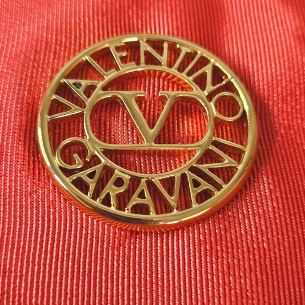 π₯Valentino Garavani Clutch/Zippered Vintage Canvas Coral Red Bagπ₯ - Picture 2 of 15